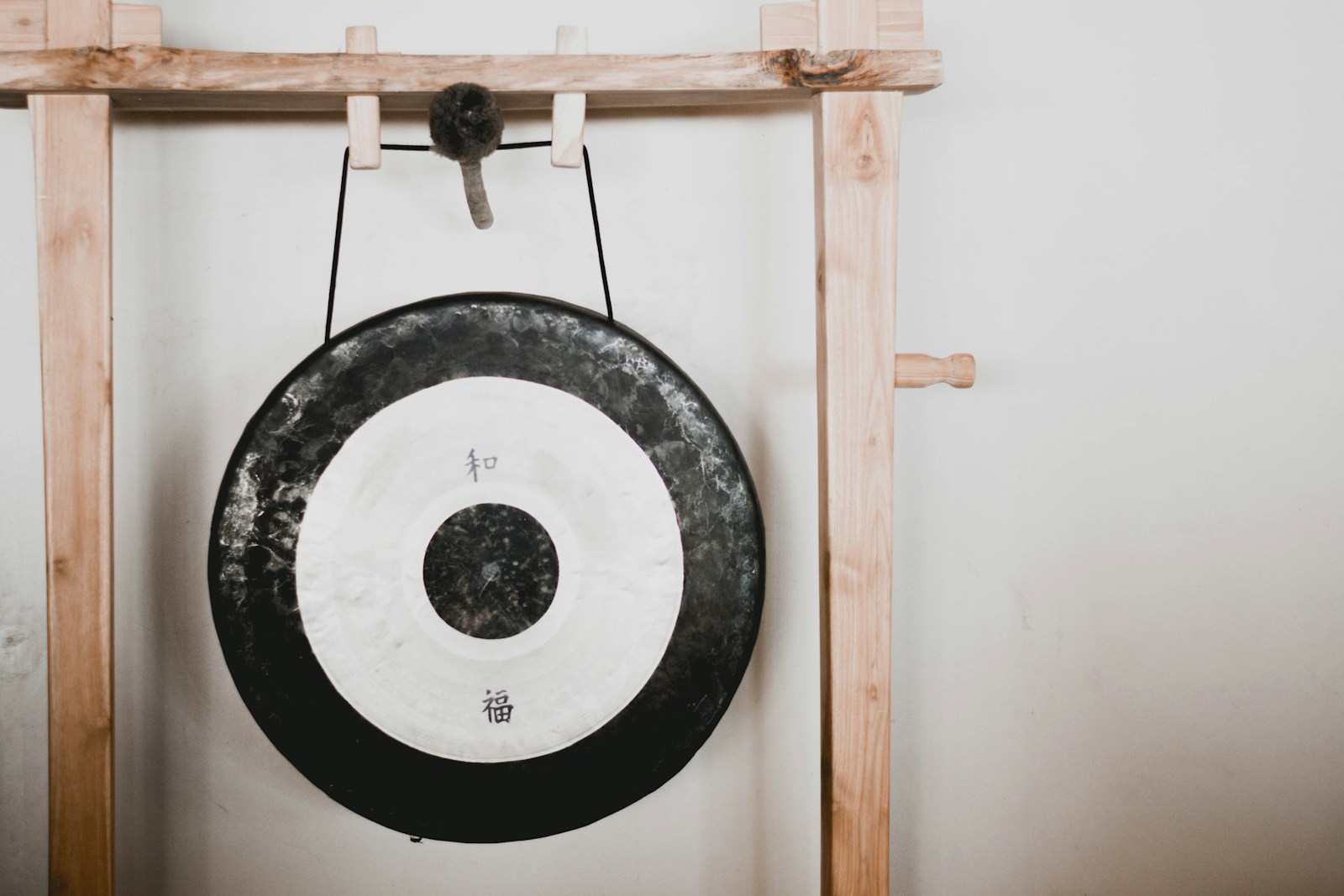 Pratiquer le Qi Gong chez soi : un art du souffle à portée de main